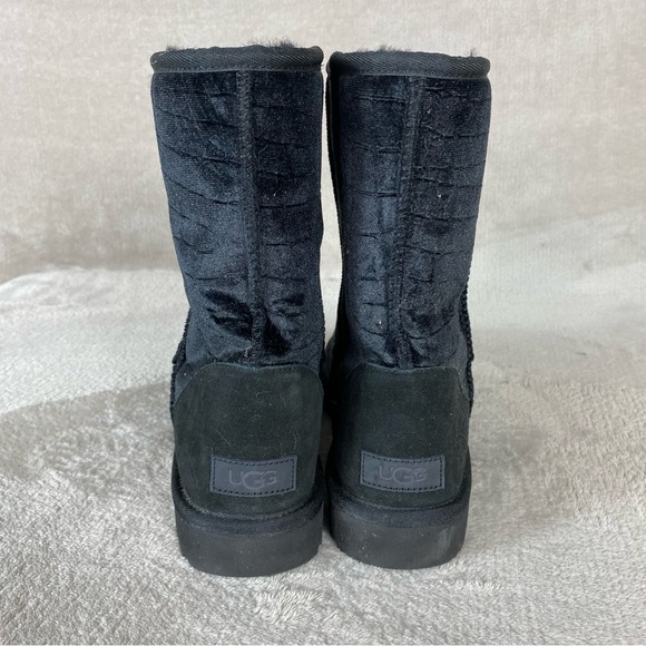UGG Classic Short Croc Women's Boots Size 10 Black Velvet Sheepskin - Picture 7 of 10